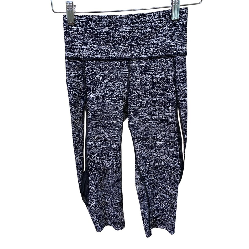 Lululemon Pace Perfect Crop (17") Size 2 - Picture 2 of 8